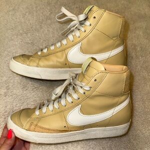Nike Blazer Sneakers